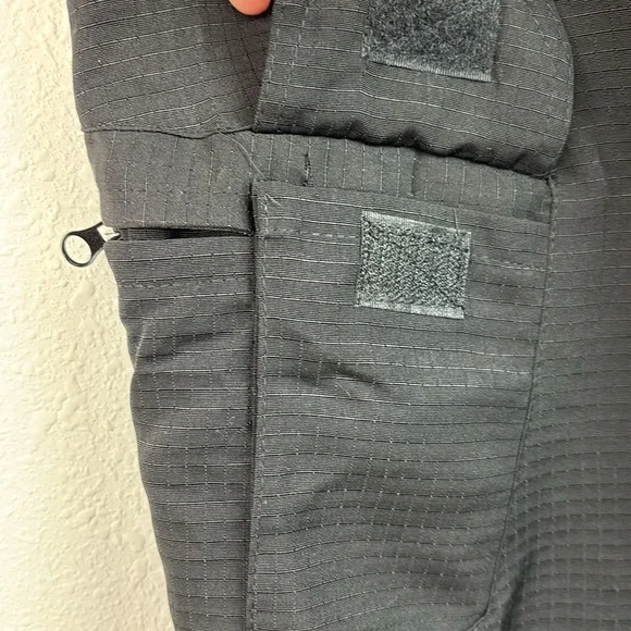 BWT Black tactical poly cotton mid thigh shorts for walking, sports, leisure - Picture 3 of 7